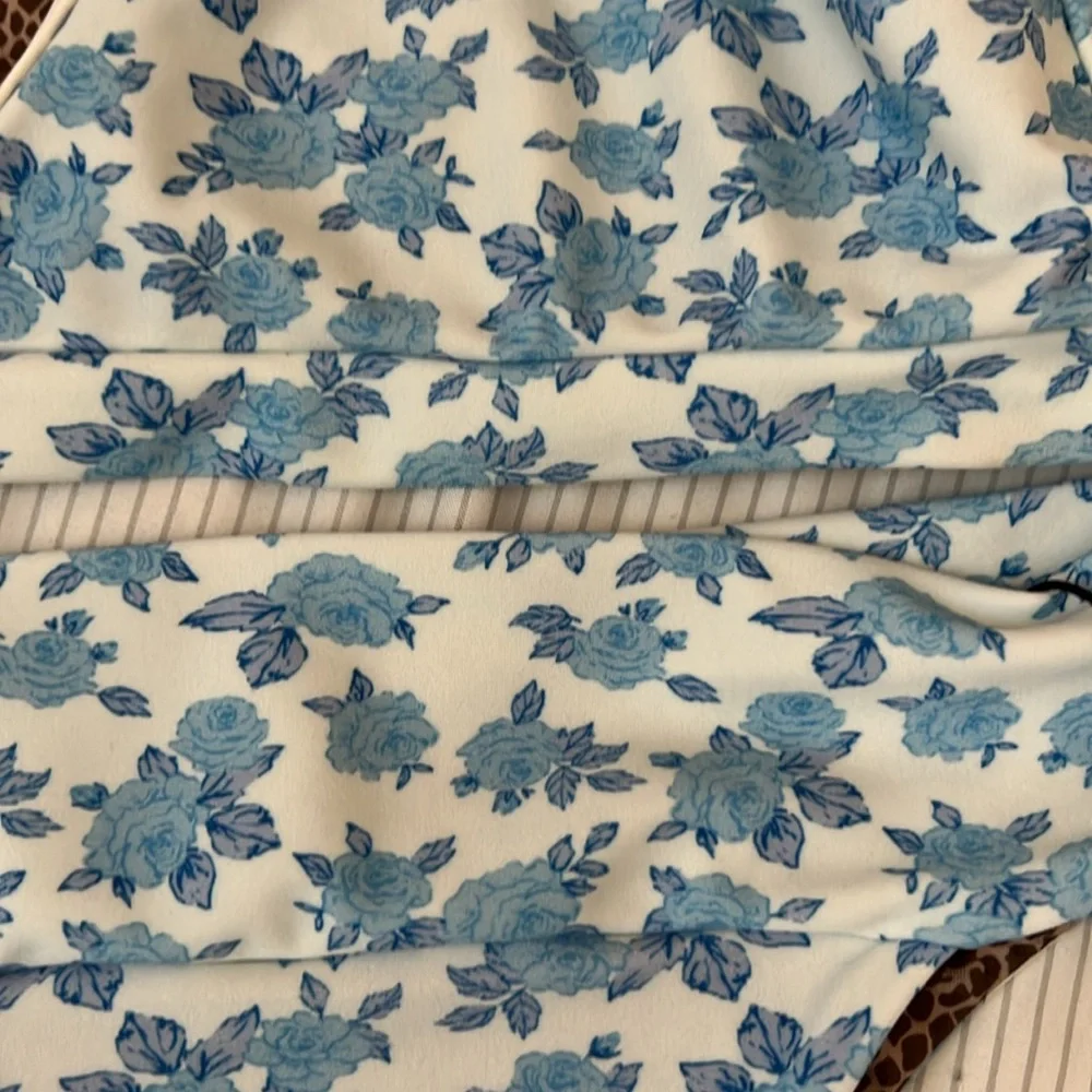 Acacia Petite Rose bikini - Picture 2 of 2